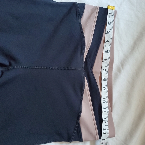 Calme women's leggings size Medium. - Picture 5 of 9